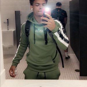 Meet your Posher, Lito